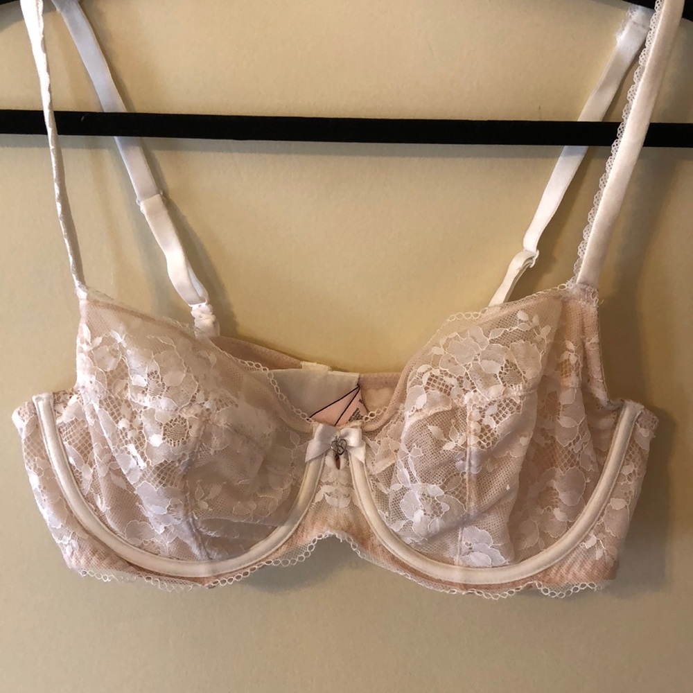 Victoria’s Secret bra, ivory/nude size 38C